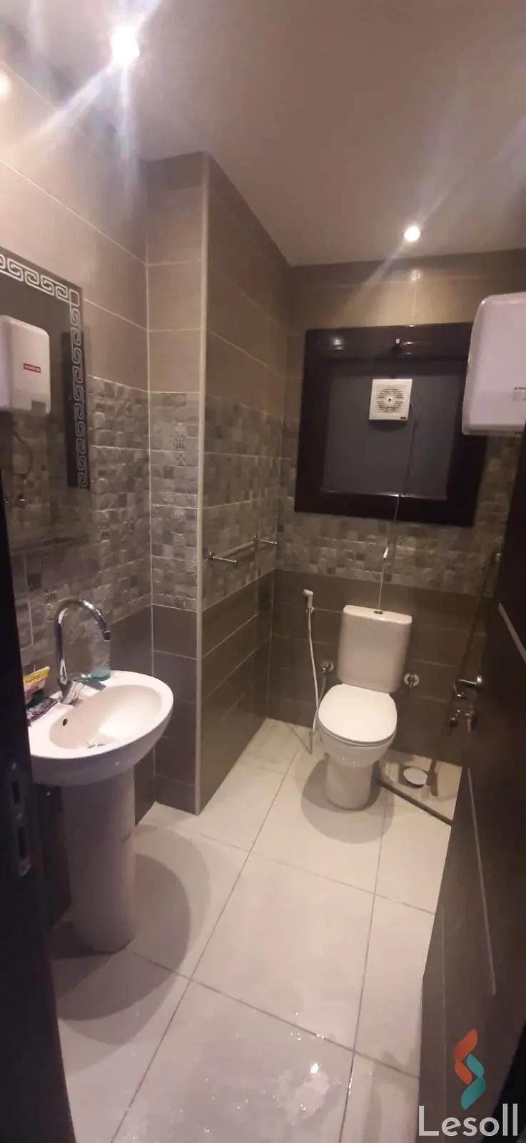 Apartment for daily rent with an data.area 250 meters and 3 rooms in Mohandessin Giza - Image 4