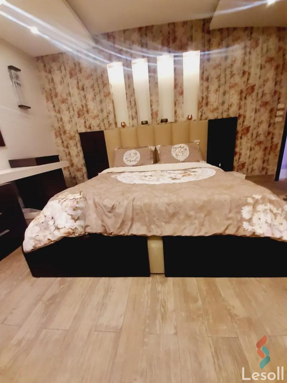 Apartment for daily rent with an data.area 300 meters and 3 rooms in Mohandessin Giza - Image 3