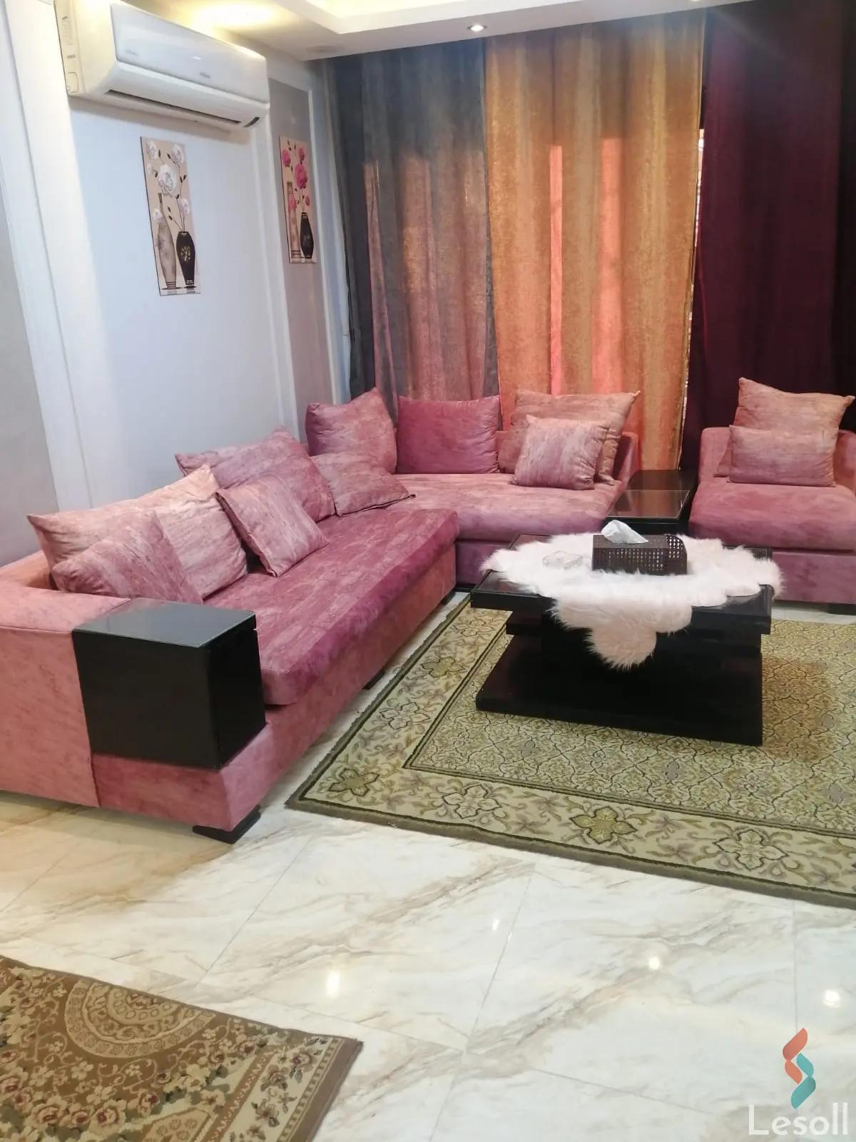Apartment for daily rent with an data.area 250 meters and 3 rooms in Mohandessin Giza - Image 3
