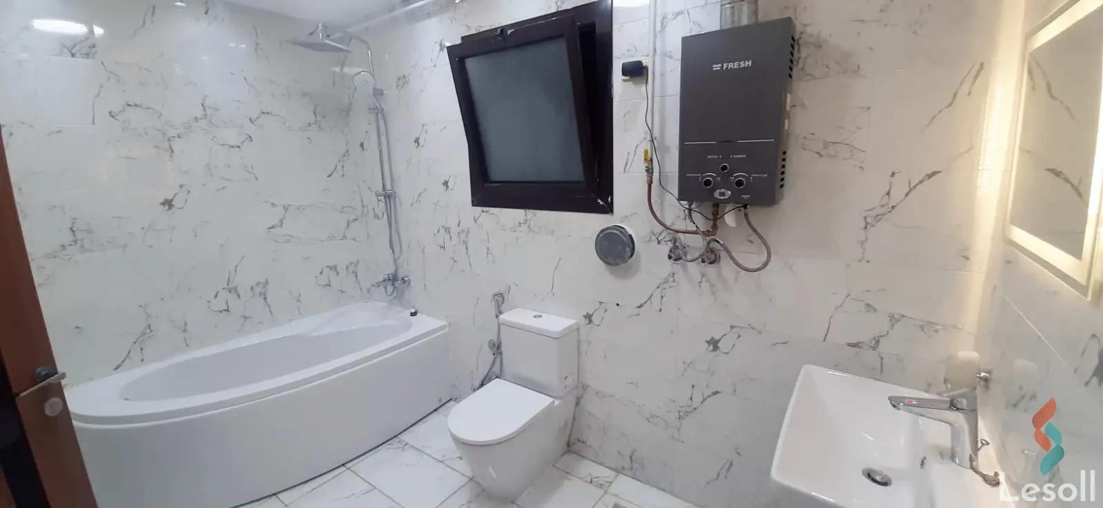 Apartment for daily rent with an data.area 250 meters and 3 rooms in Mohandessin Giza - All Images