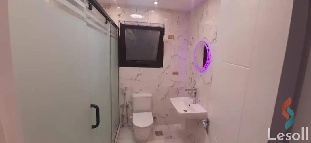 Apartment for daily rent with an data.area 210 meters and 3 rooms in Mohandessin Giza - All Images