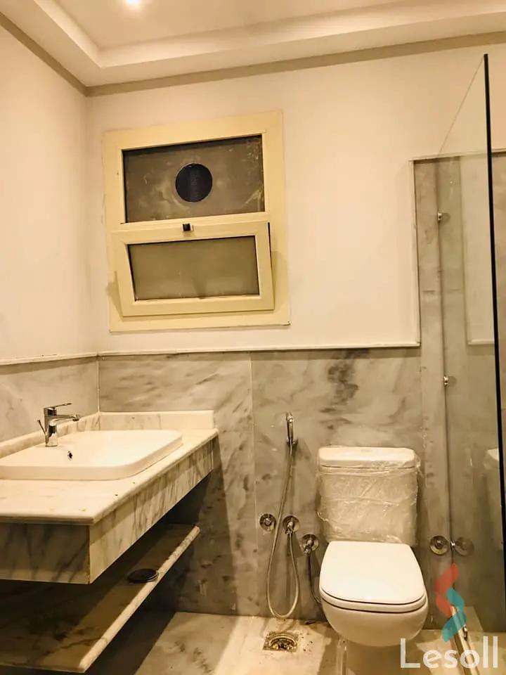 Apartment for daily rent with an data.area 165 meters and 3 rooms in Mohandessin Giza - Image 3