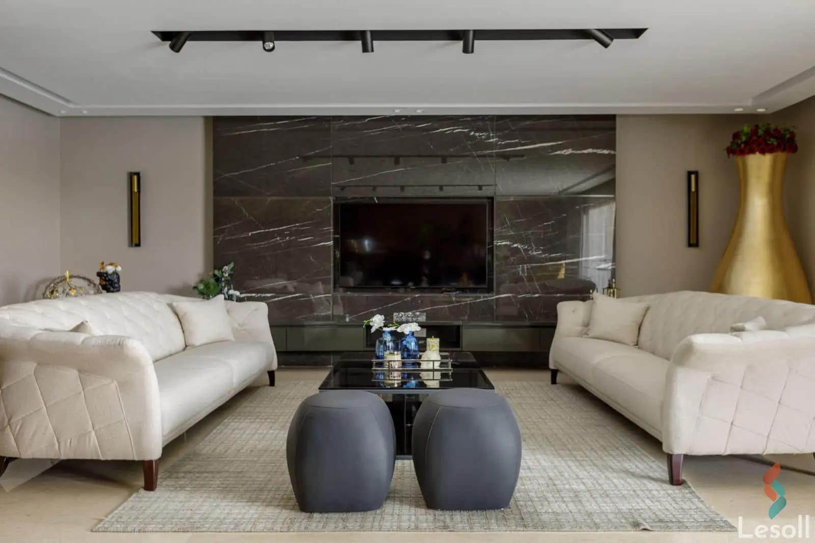 Apartment for daily rent with an data.area 165 meters and 3 rooms in Mohandessin Giza - Image 2