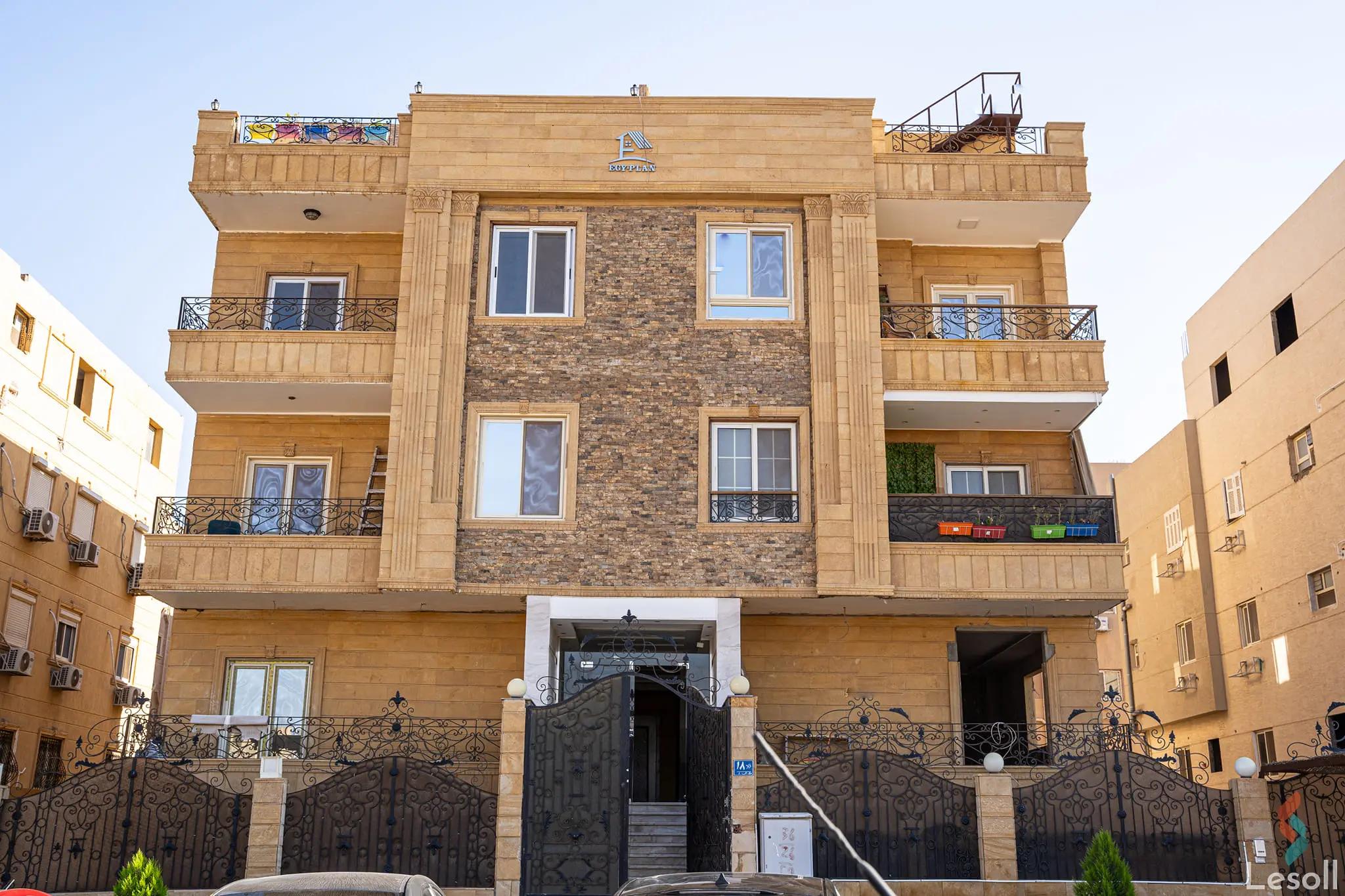 Apartment for sale with an data.area 250 meters and 4 data.rooms in Cheikh Zayed Giza - Image 3