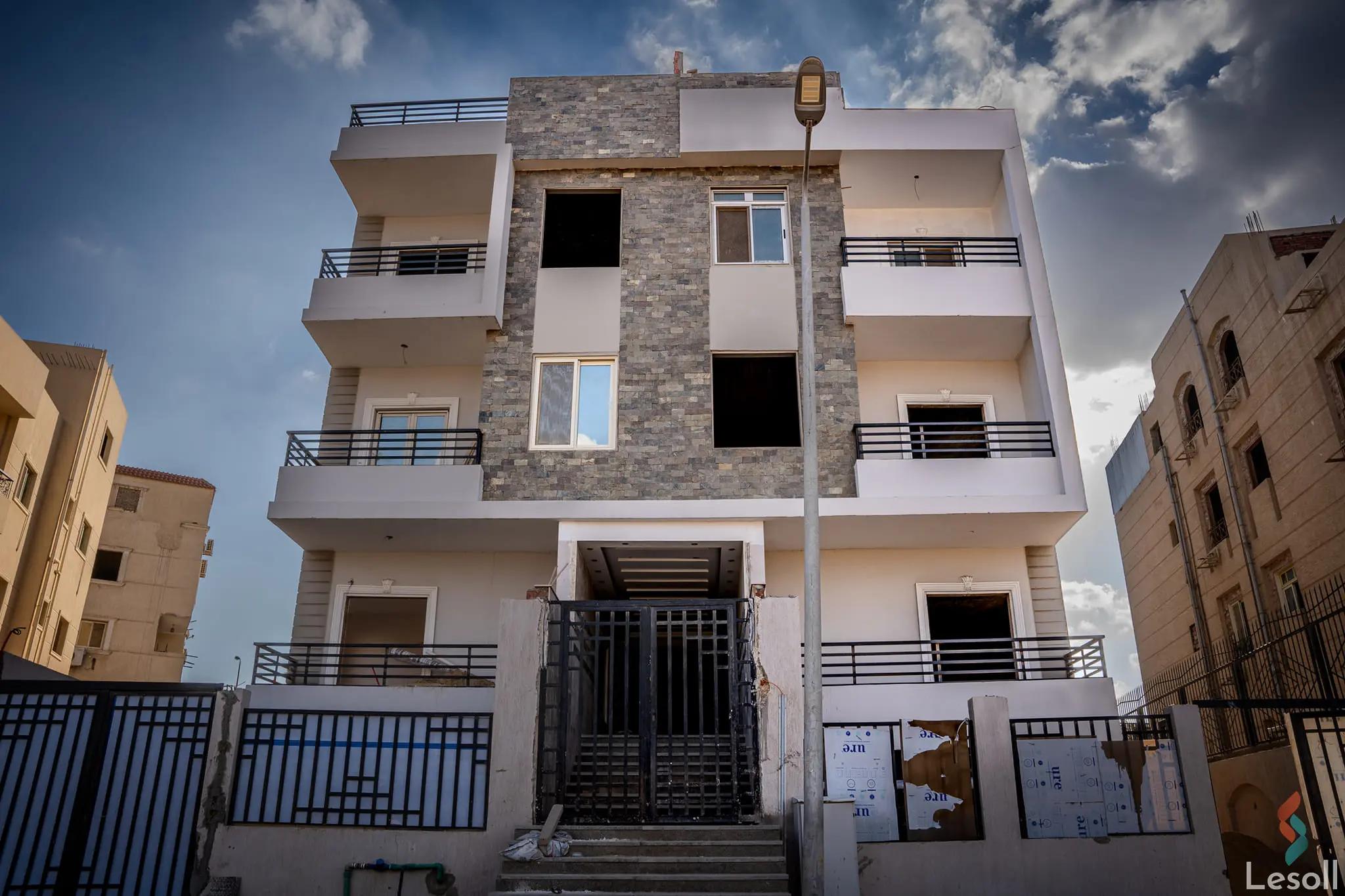 Apartment for sale with an data.area 250 meters and 4 data.rooms in Cheikh Zayed Giza - Image 2