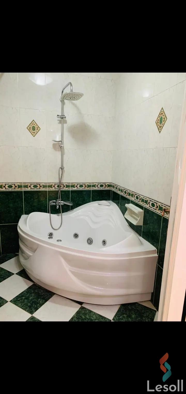 Duplex for sale with an data.area 365 meters and 4 data.rooms in Maadi Cairo