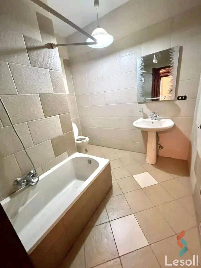 Apartment for sale with an data.area 300 meters and 3 data.rooms in Nasr City Cairo - Image 3