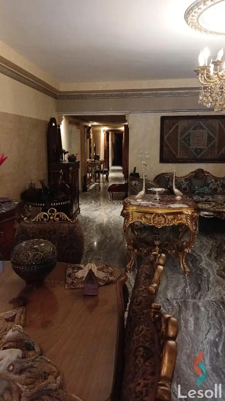 شقة للبيع بمساحة 236 متر و 4 غرف في الدقى الجيزة شقة للبيع بمساحة 236 متر و 4 غرف في الدقى الجيزة