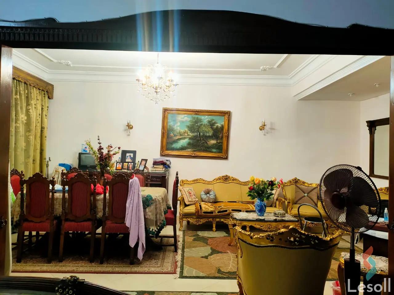 شقة للبيع بمساحة 200 متر و 4 غرف في الدقى الجيزة - كل الصور