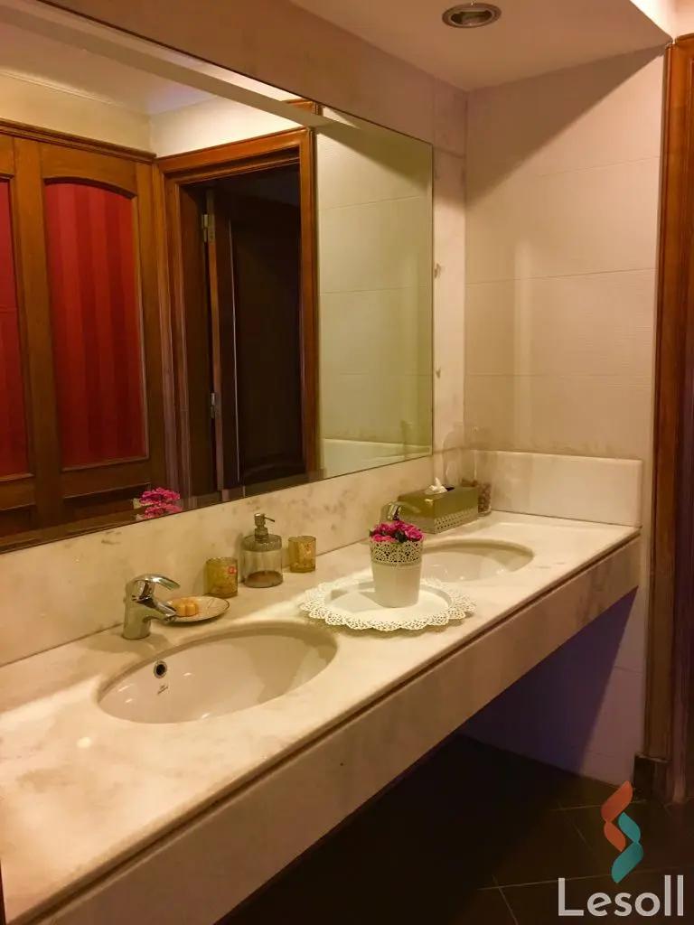 Apartment for sale with an data.area 300 meters and 3 data.rooms in Dokki Giza