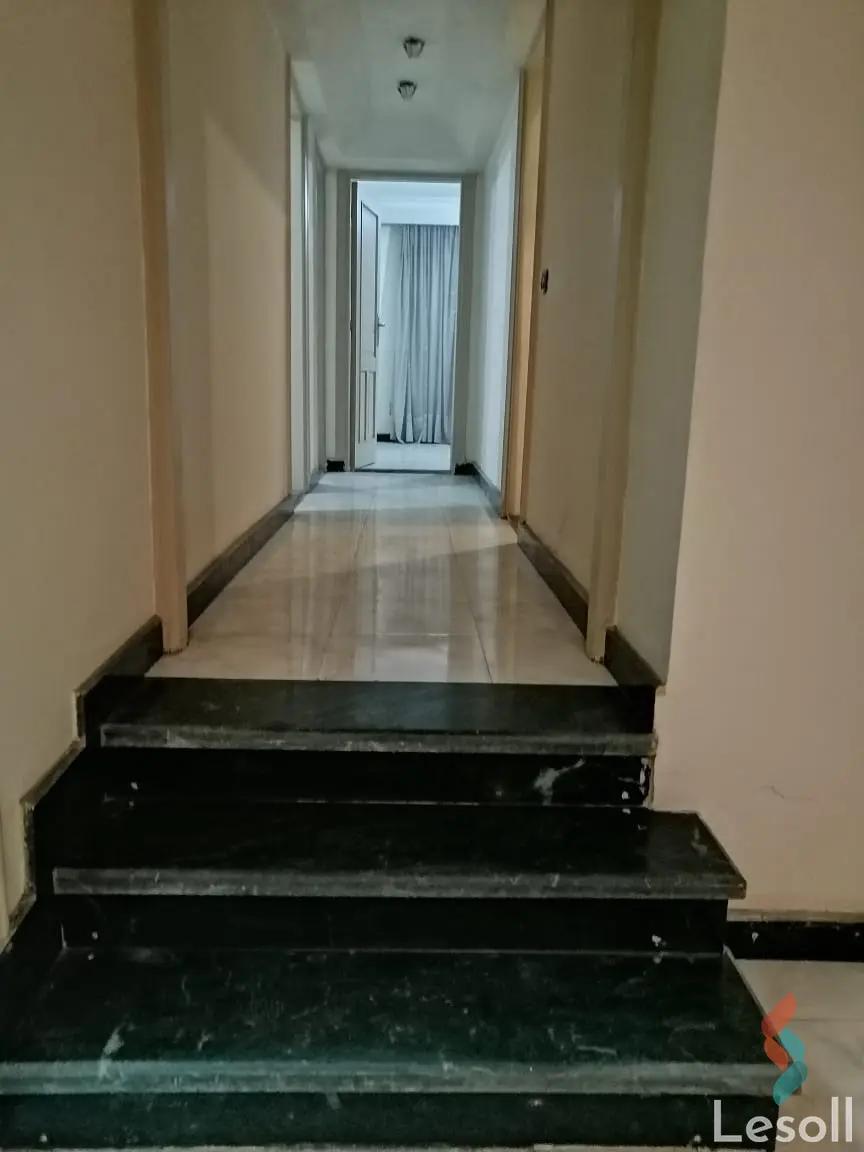 شقة للبيع بمساحة 200 متر و 3 غرف في الدقى الجيزة - صورة 2