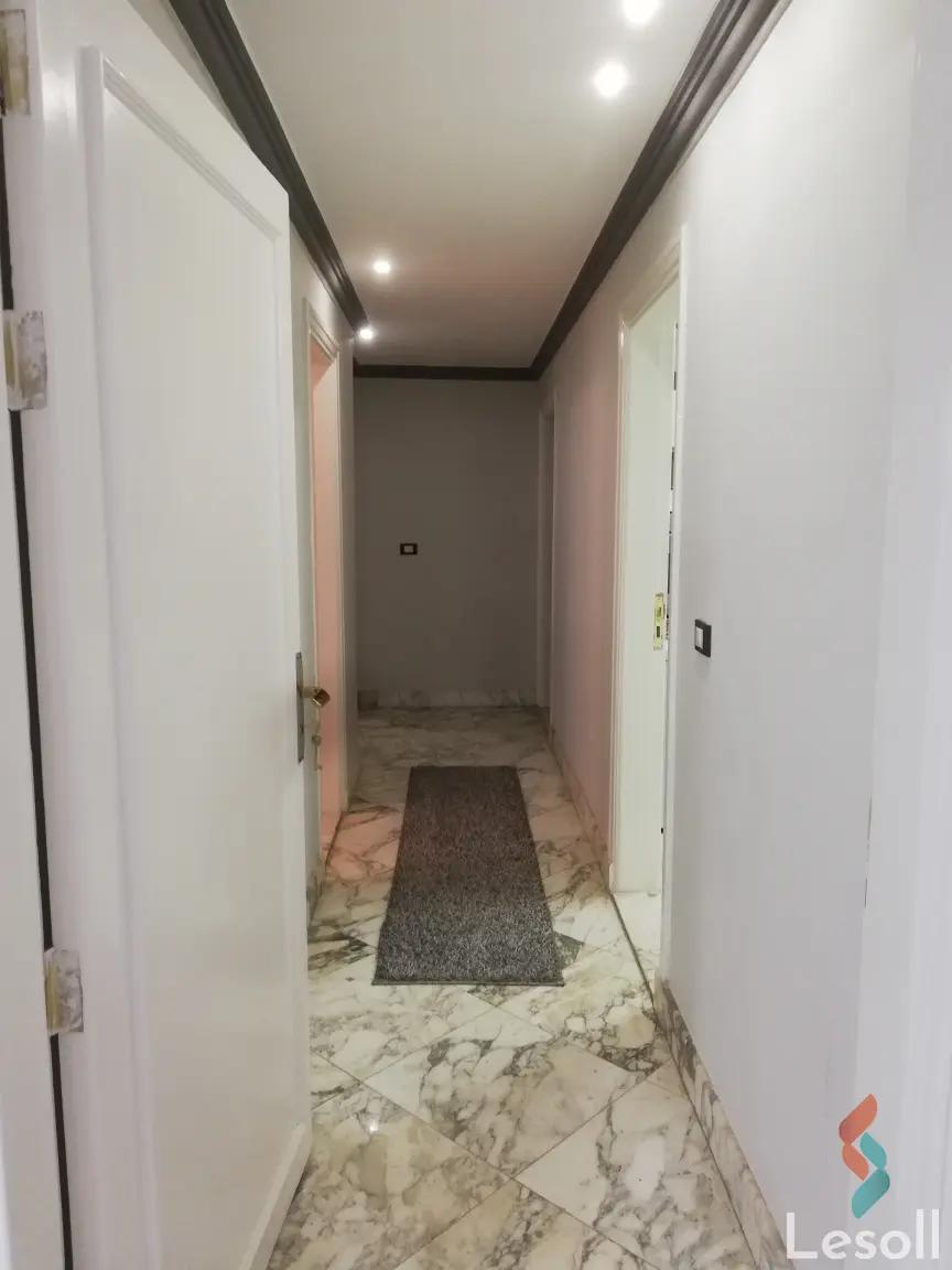 شقة للبيع بمساحة 250 متر و 3 غرف في المهندسين الجيزة - كل الصور