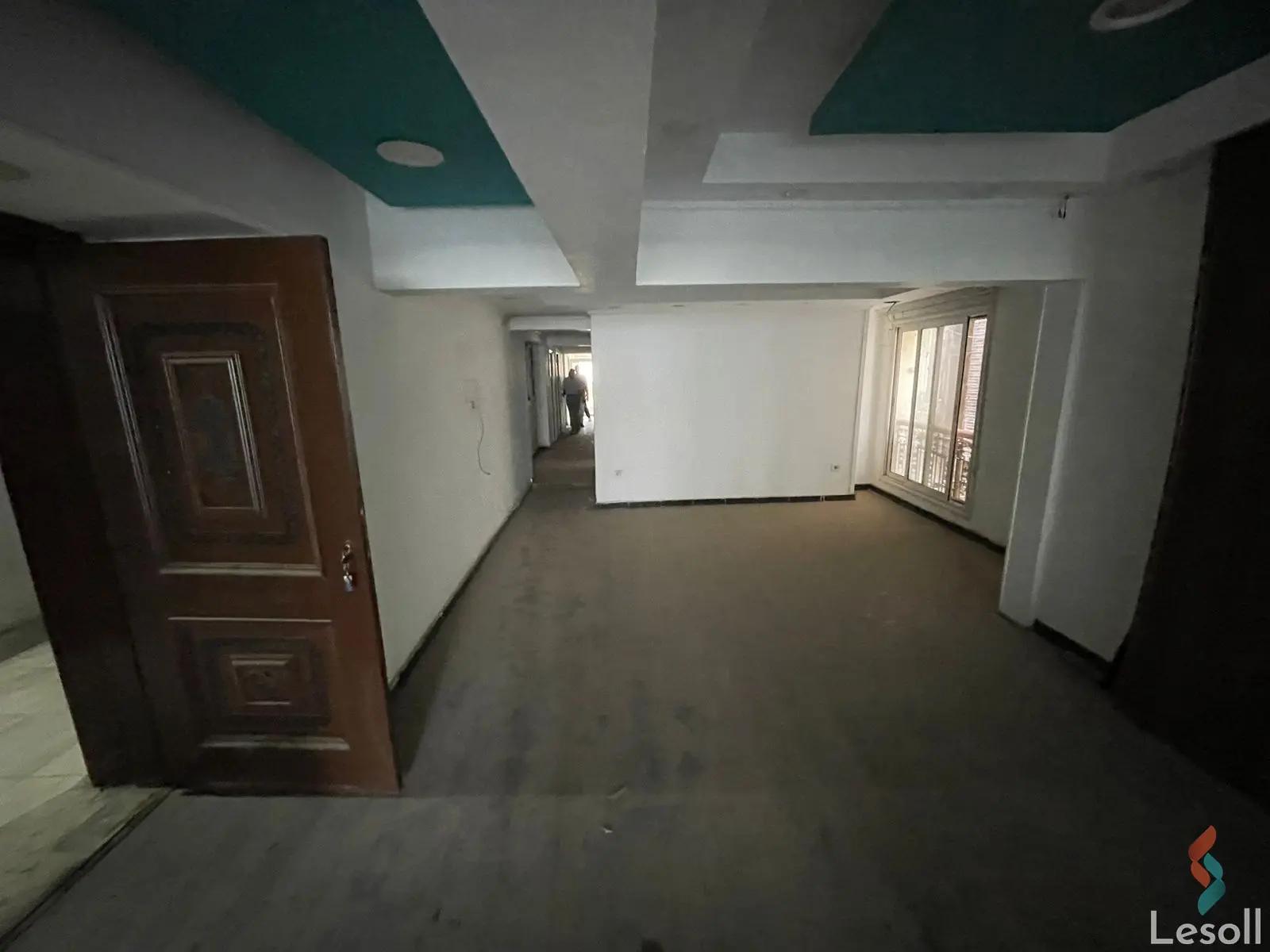 شقة للبيع بمساحة 250 متر و 5 غرف في المهندسين الجيزة - كل الصور