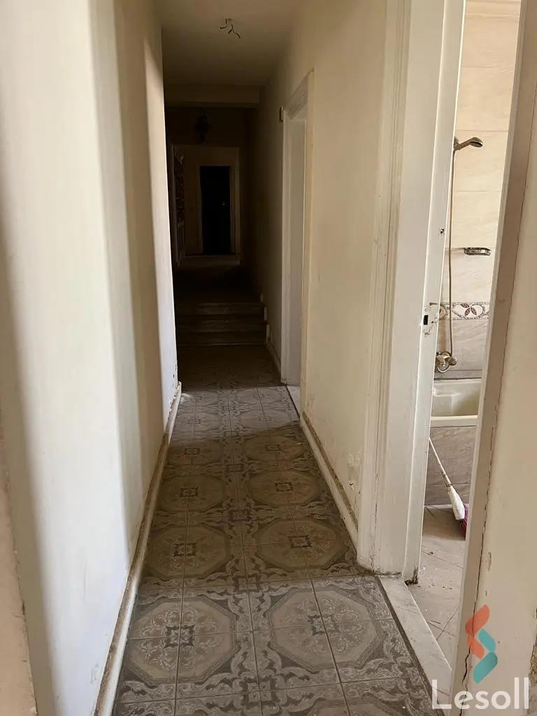 شقة للبيع بمساحة 300 متر و 3 غرف في المهندسين الجيزة - كل الصور