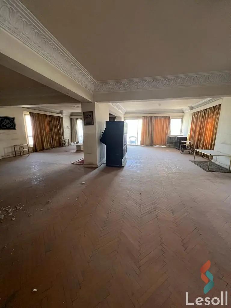 شقة للبيع بمساحة 300 متر و 3 غرف في المهندسين الجيزة - صورة 2