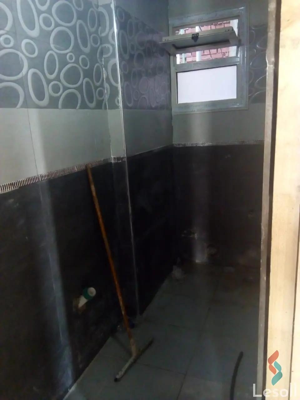 شقة للبيع بمساحة 350 متر و 6 غرف في المهندسين الجيزة - صورة 2