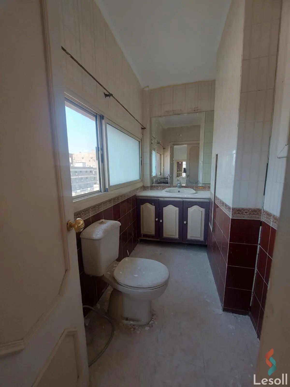 Apartment for sale with an data.area 350 meters and 4 data.rooms in Mohandessin Giza - All Images