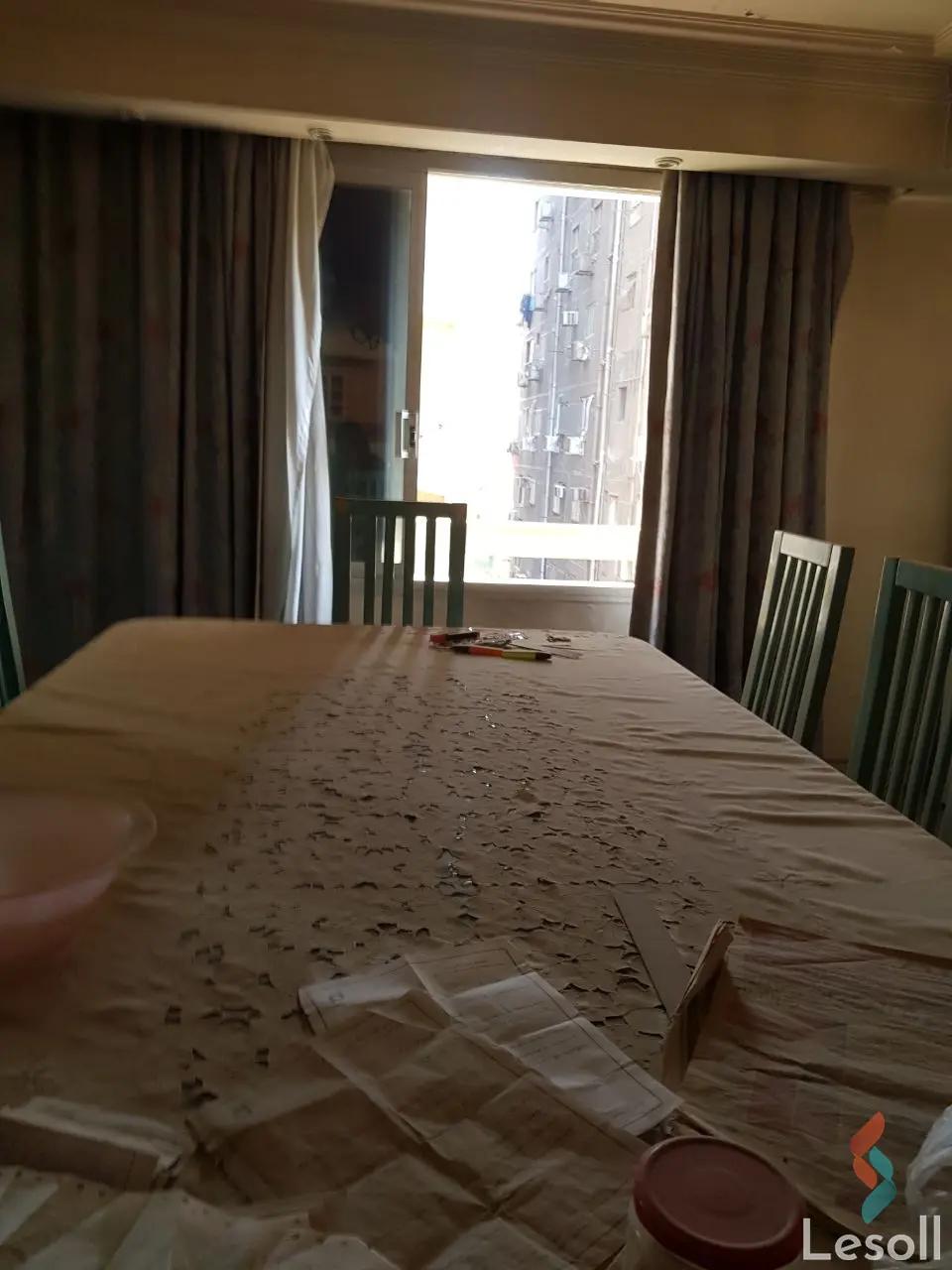 شقة للبيع بمساحة 250 متر و 3 غرف في المهندسين الجيزة - صورة 4