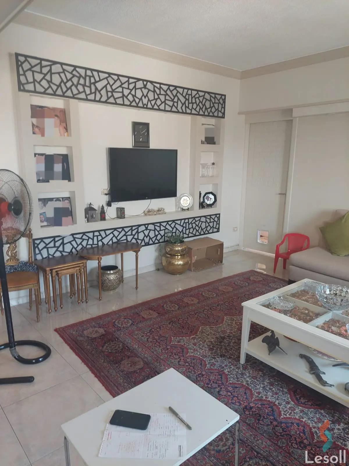 شقة للبيع بمساحة 230 متر و 4 غرف في المهندسين الجيزة - صورة 2