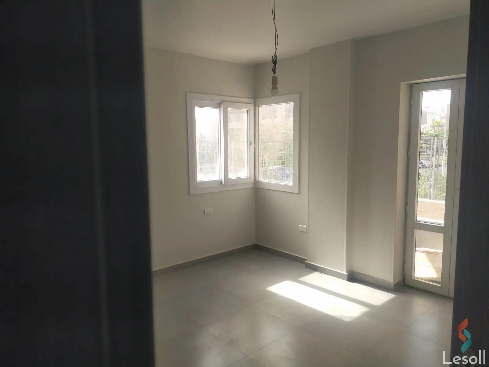 شقة بحديقة للايجار الشهري بمساحة 140 متر و غرفتان في الشيخ زايد الجيزة