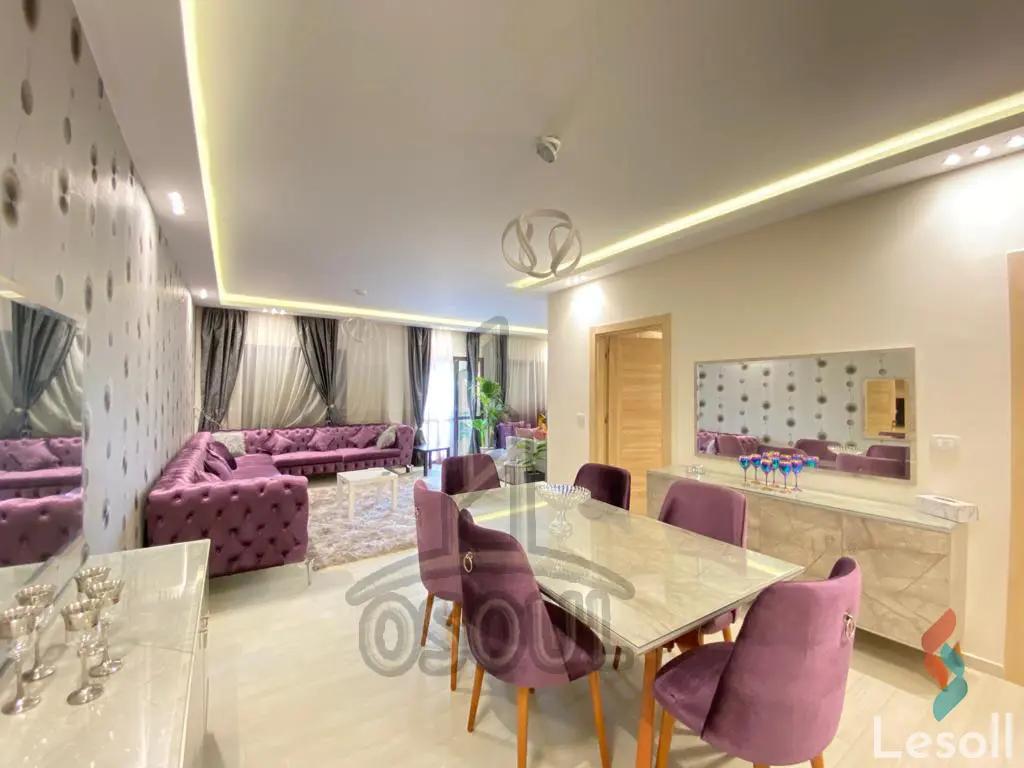 Apartment for monthly rent with an area 300 meters and 3 rooms in Cheikh Zayed Giza - Image 2