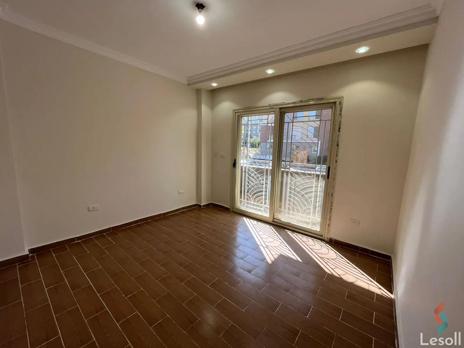 شقة للبيع بمساحة 200 متر و 3 غرف في التجمع الخامس القاهرة - صورة 2