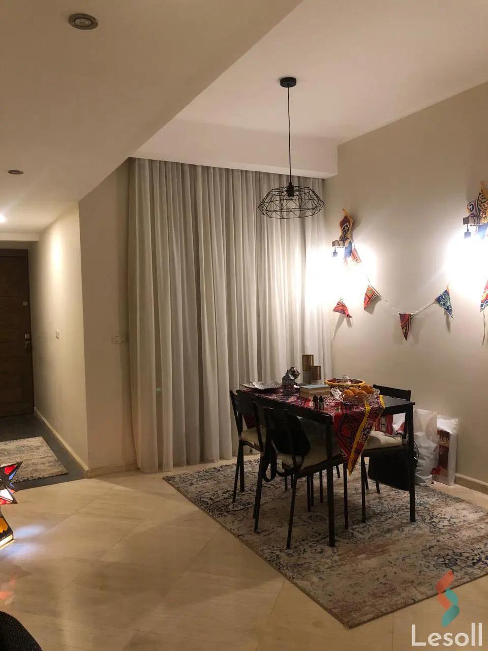 شقة للبيع بمساحة 220 متر و 3 غرف في التجمع الخامس القاهرة - صورة 2