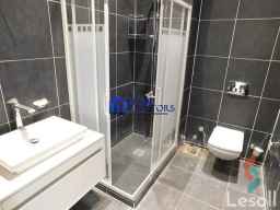 توين هاوس ٦٥٠ متر ومباني ٤٥٠ متر تشطيب القاهرة