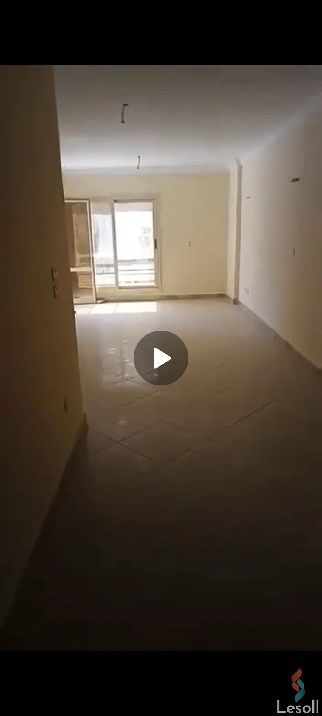 شقة للبيع بمساحة 160 متر و 3 غرف في التجمع الخامس القاهرة - صورة 3