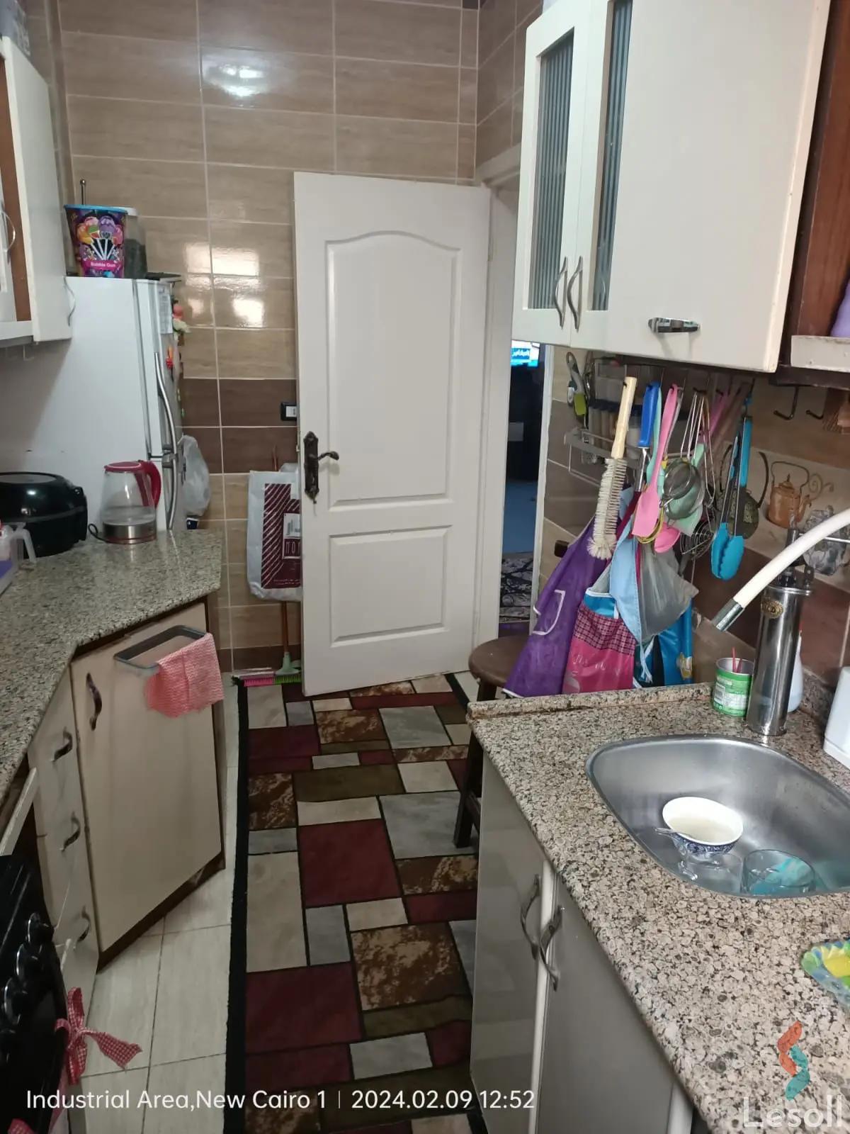 شقة للبيع بمساحة 200 متر و 3 غرف في التجمع الخامس القاهرة - صورة 2