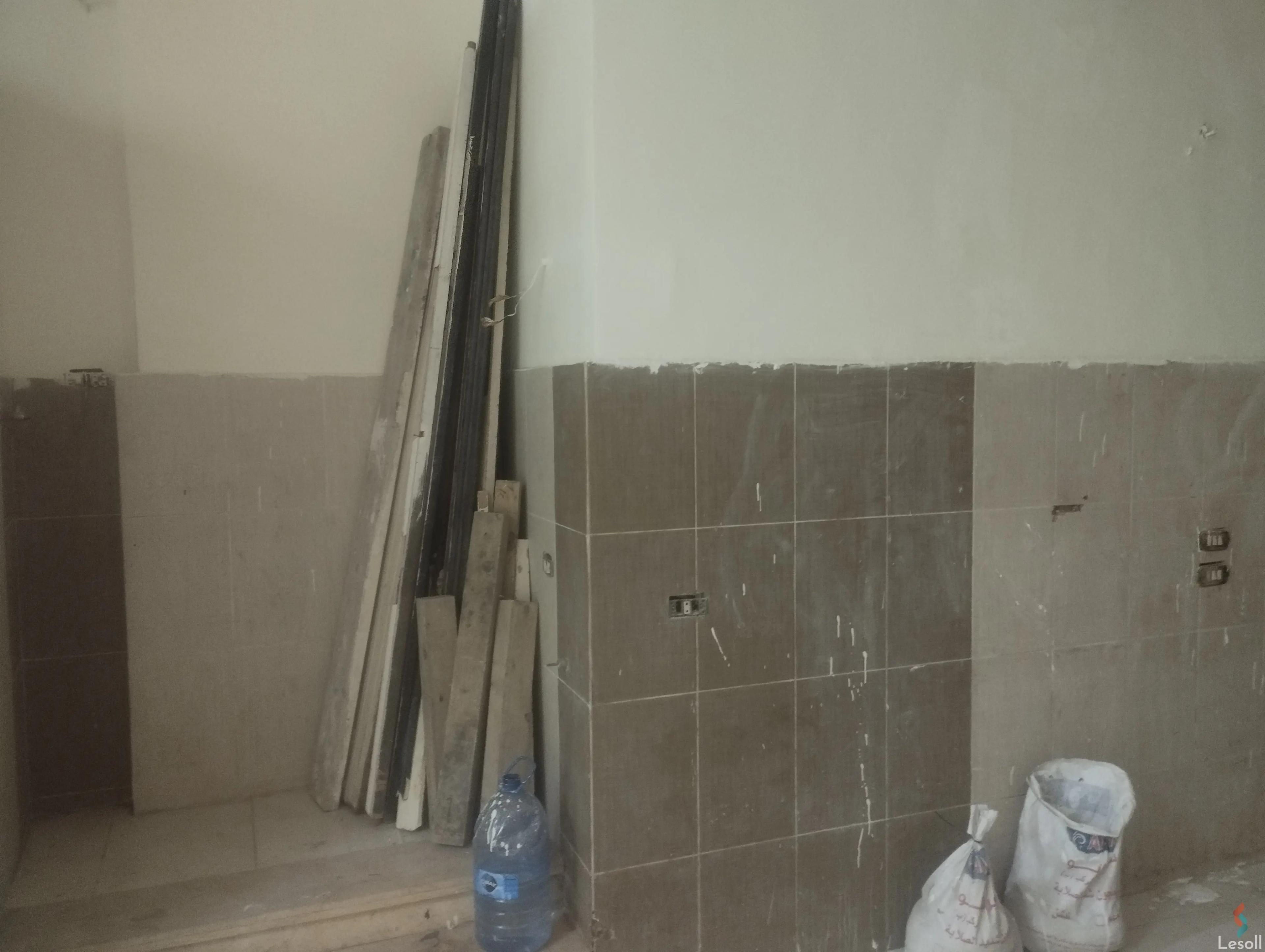 Retail for monthly rent with an data.area of 135 meters in El Soyof Alexandria