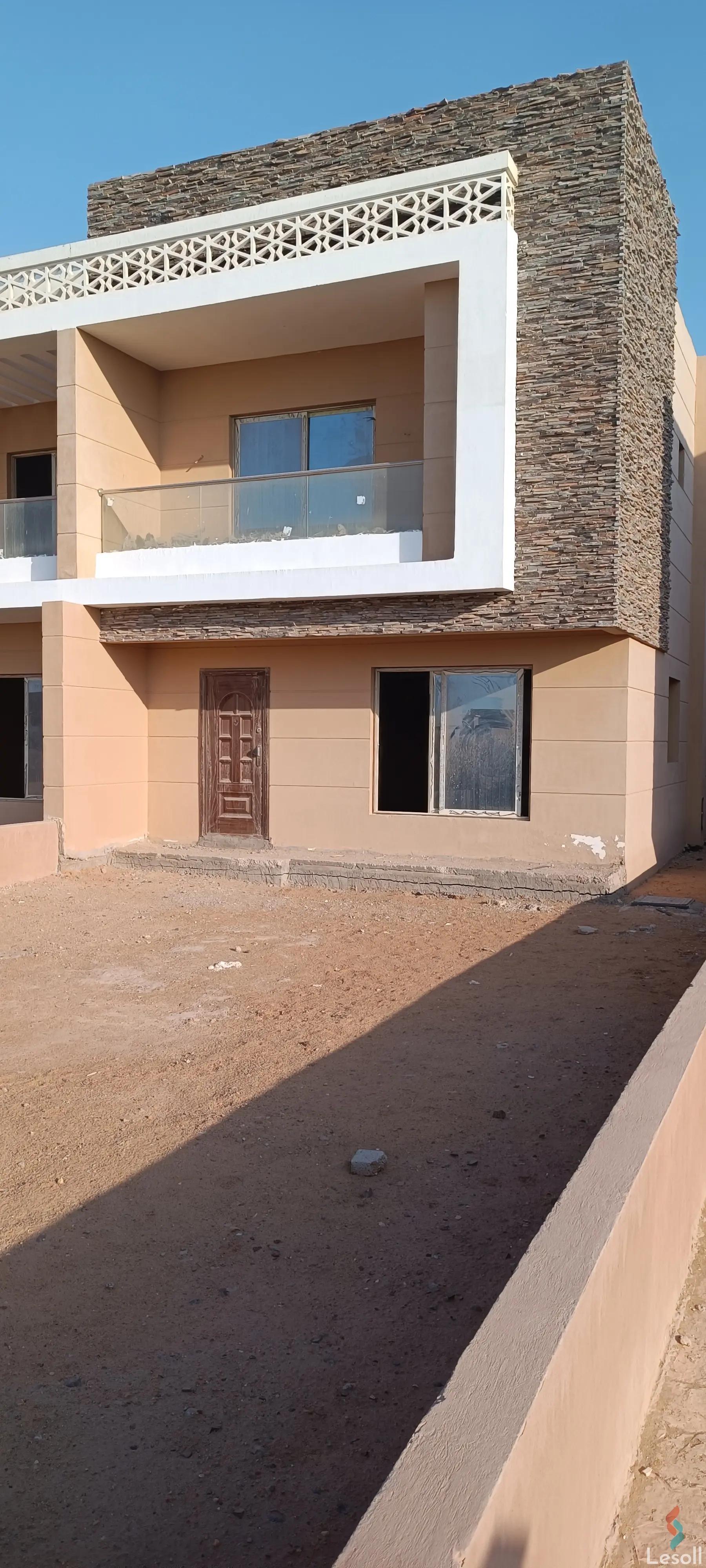 Townhouse for sale with an data.area 318 meters and 3 data.rooms in New Cairo Cairo