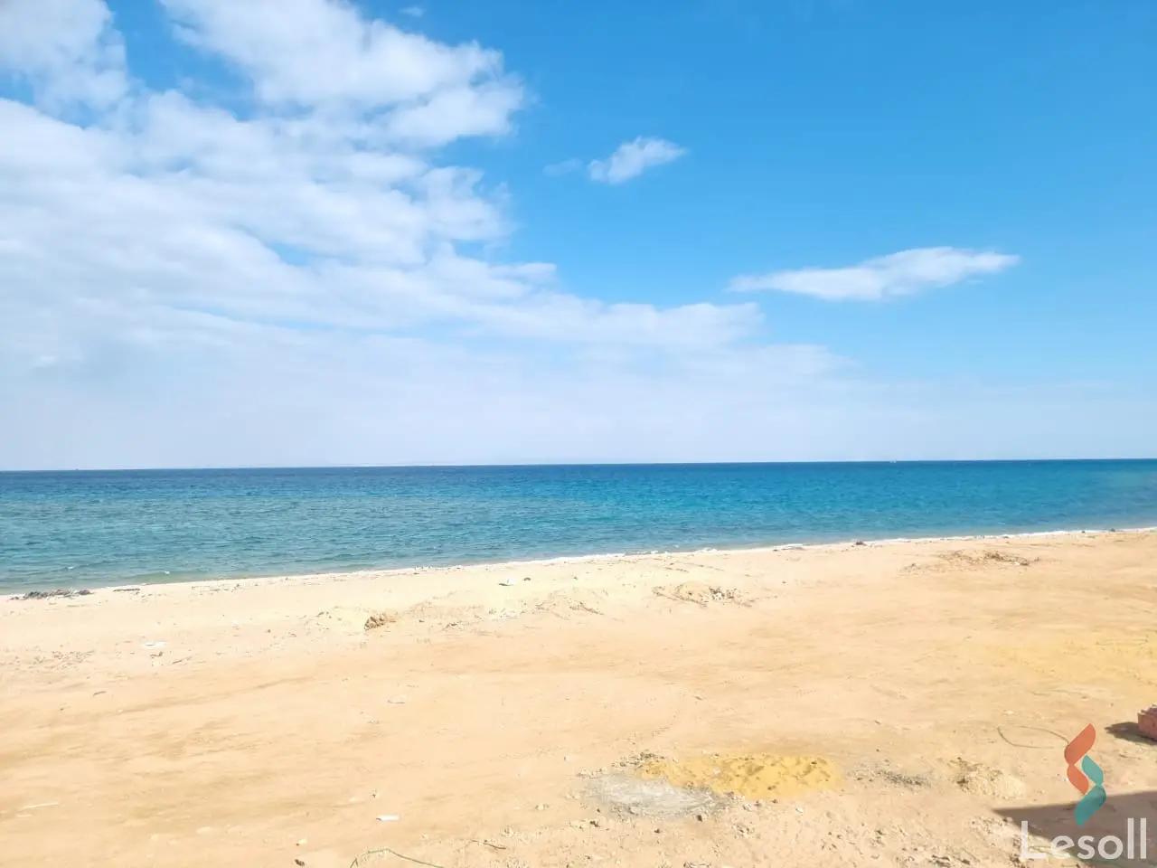 فيلا للبيع بمساحة 405 متر و غرفة واحدة في العين السخنة السويس