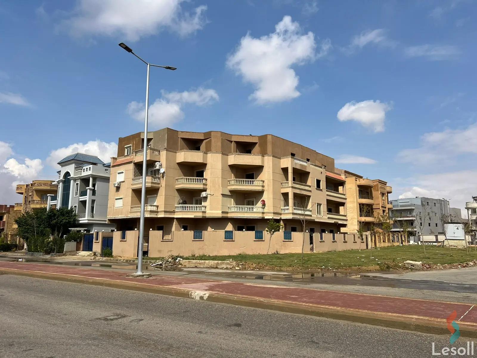 شقة للبيع بمساحة 220 متر و 3 غرف في مدينة الشروق القاهرة - صورة 4