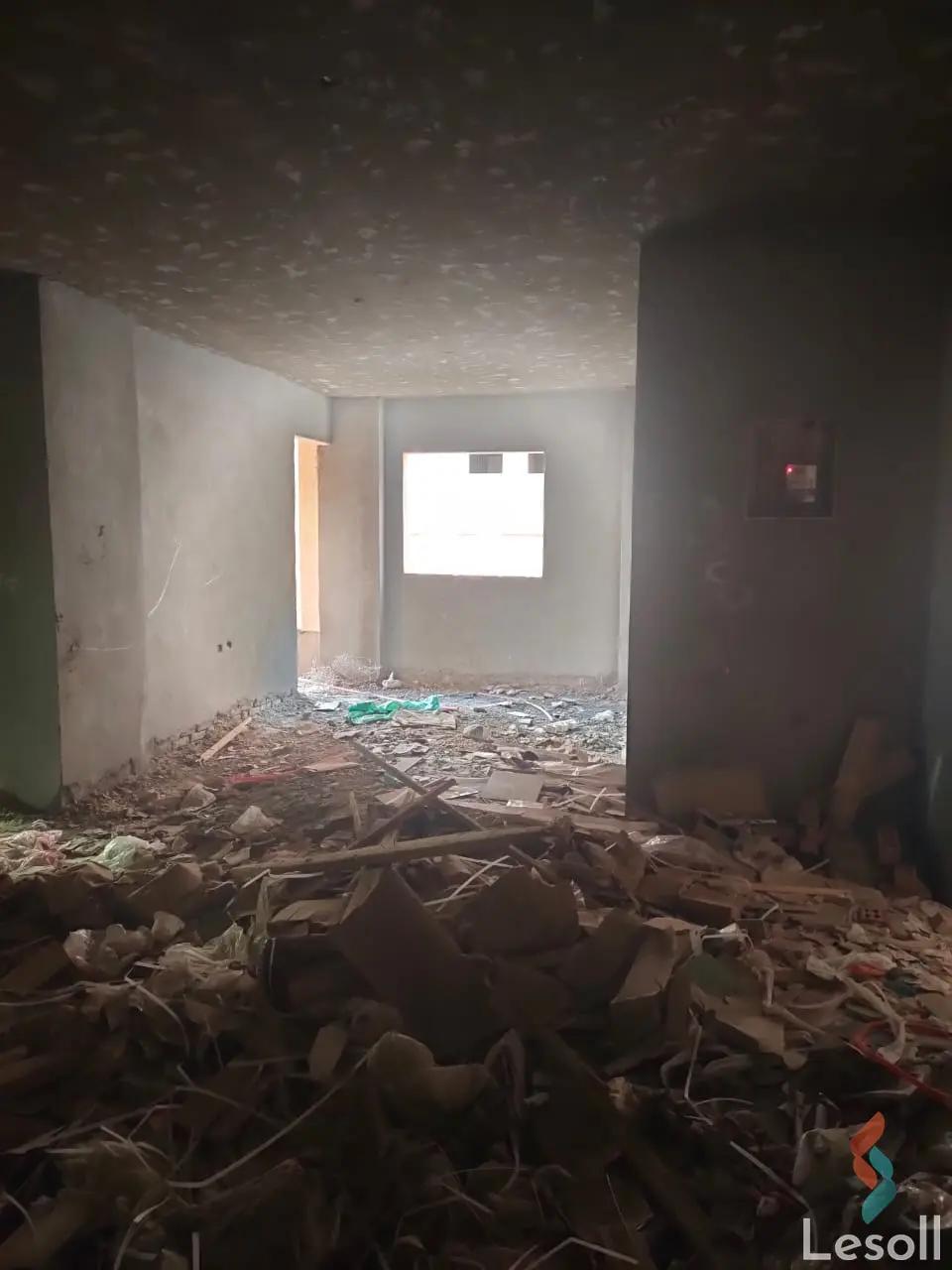 Apartment with garden for sale with an data.area 165 meters and 3 data.rooms in October 6 Giza - Image 2