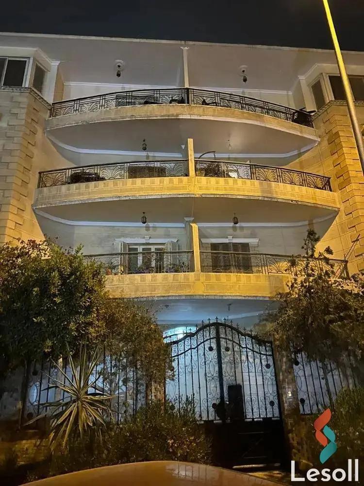 شقة للبيع بمساحة 200 متر و 3 غرف في التجمع الاول القاهرة شقة للبيع بمساحة 200 متر و 3 غرف في التجمع الاول القاهرة