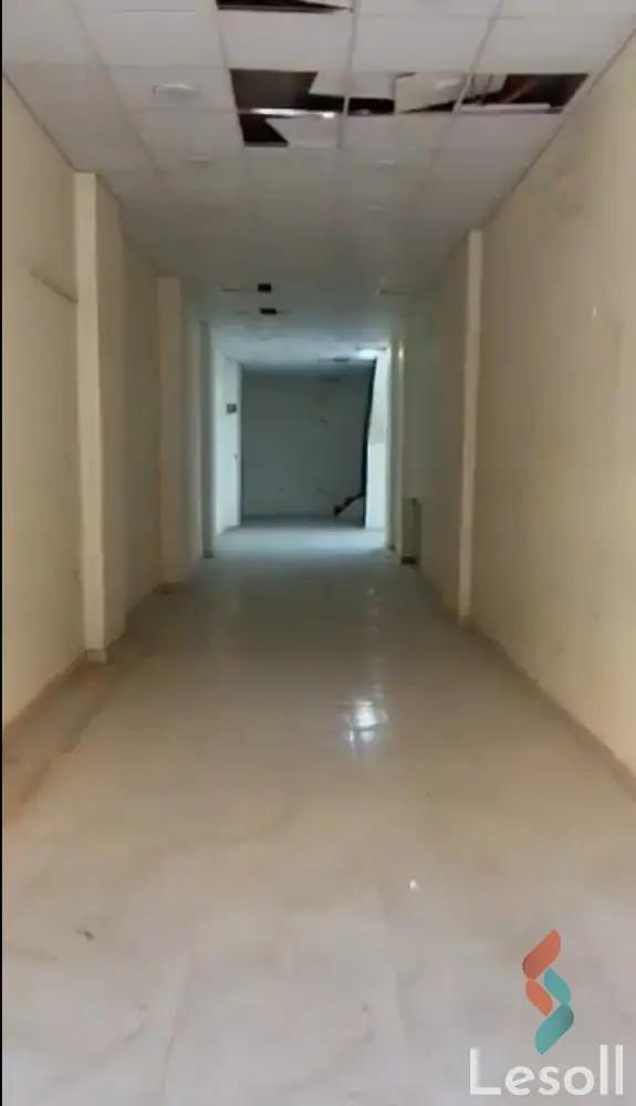 Retail for monthly rent with an data.area of 210 meters in Suez Suez