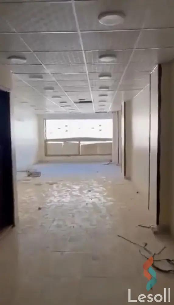 Retail for monthly rent with an data.area of 210 meters in Suez Suez