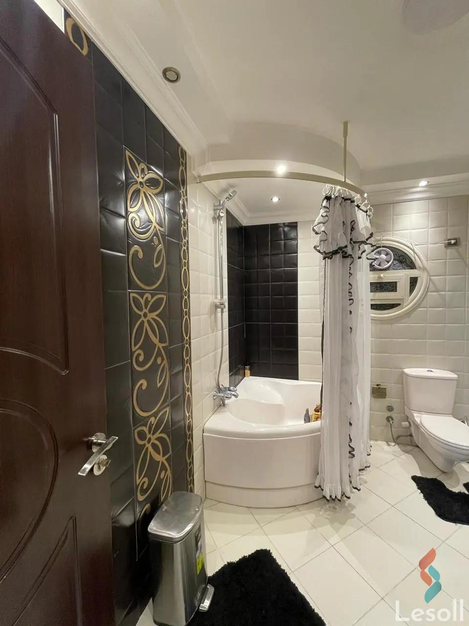 Penthouse for sale with an area 200 meters and 3 rooms in Obour Qaliubiya