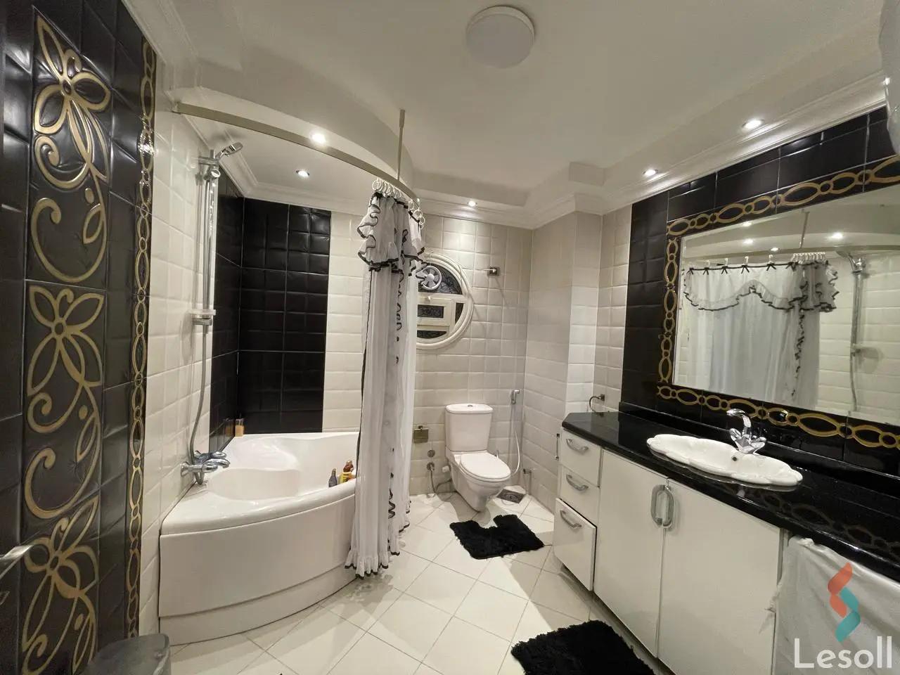 Penthouse for sale with an area 200 meters and 3 rooms in Obour Qaliubiya