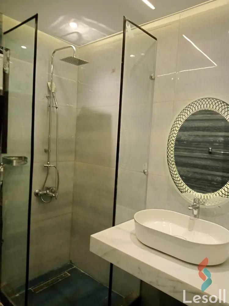 شقة للايجار اليومي بمساحة 300 متر و 3 غرف في المهندسين الجيزة - صورة 3