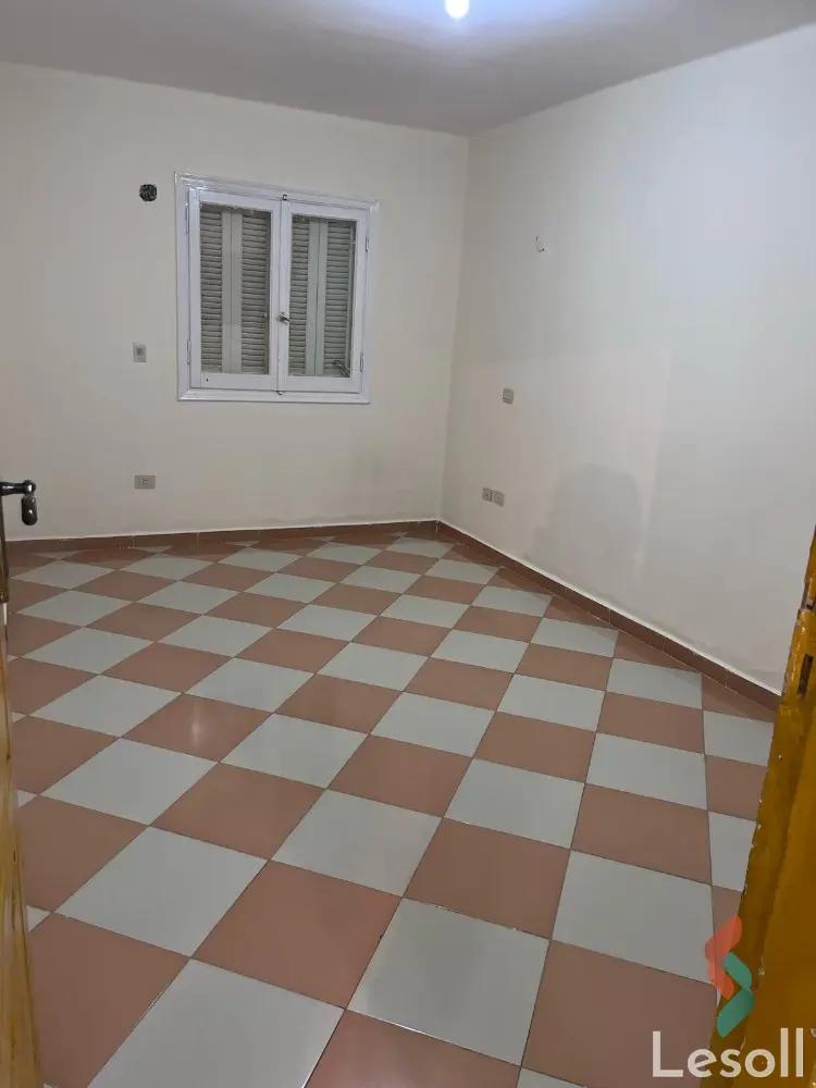 Apartment for yearly rent with an data.area 180 meters and 3 rooms in Nasr City Cairo - Image 4