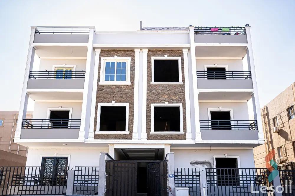 Apartment for sale with an data.area 175 meters and 3 data.rooms in Cheikh Zayed Giza - Image 2