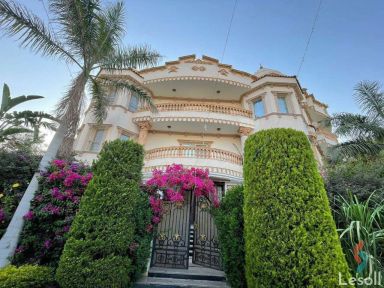 فيلا للبيع بمساحة 661 متر و 10 غرف في مدينة الشروق القاهرة