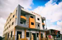 مشروع تمر حنه تاني صف من نادي بلاتنيوم فيلا عباره عن ارضي و2 أدوار متكرر المشروع مباع بالكامل متبقي اخر شقه في العمارة