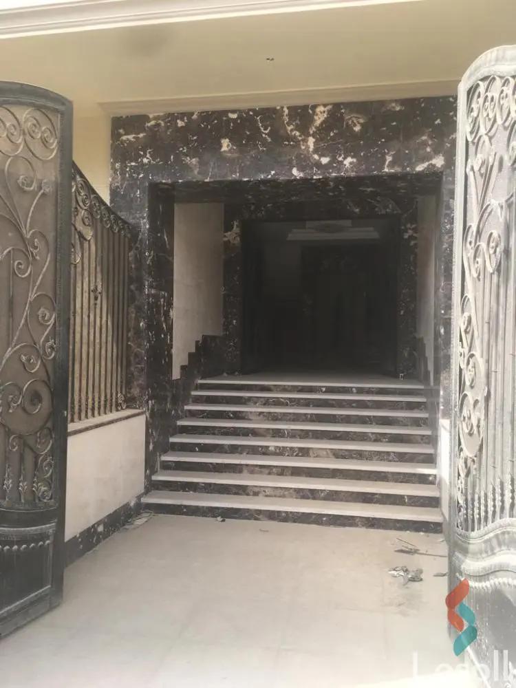 شقة للبيع بمساحة 180 متر و 3 غرف في التجمع الخامس القاهرة - كل الصور