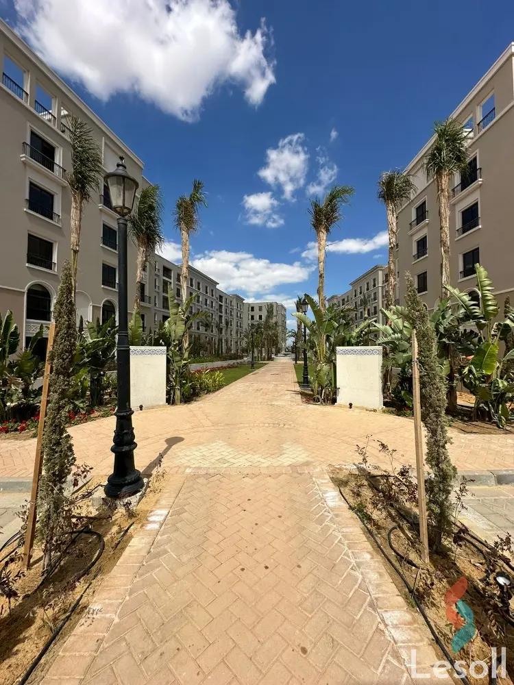 Apartment with garden for sale with an data.area 149 meters and 3 data.rooms in Cheikh Zayed Giza - Image 2