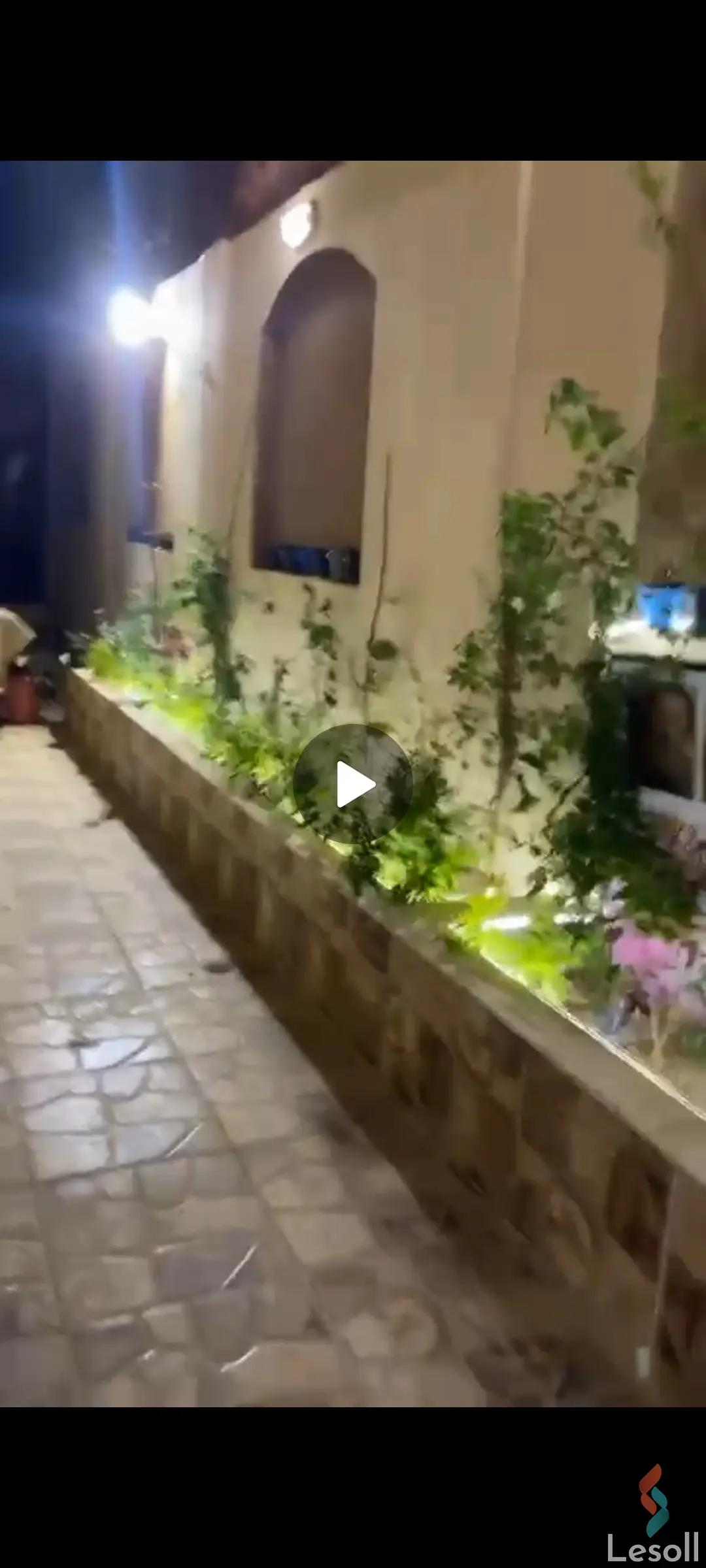 شقة للبيع بمساحة 300 متر و 4 غرف في التجمع الخامس القاهرة - صورة 4