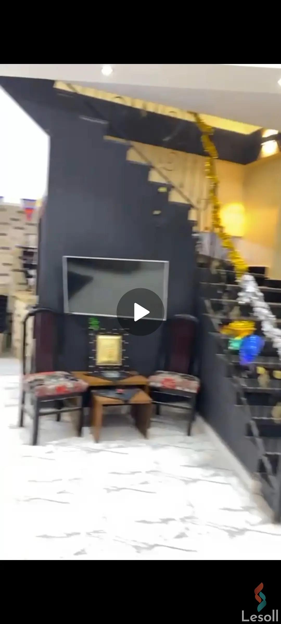 شقة للبيع بمساحة 300 متر و 4 غرف في التجمع الخامس القاهرة - صورة 2