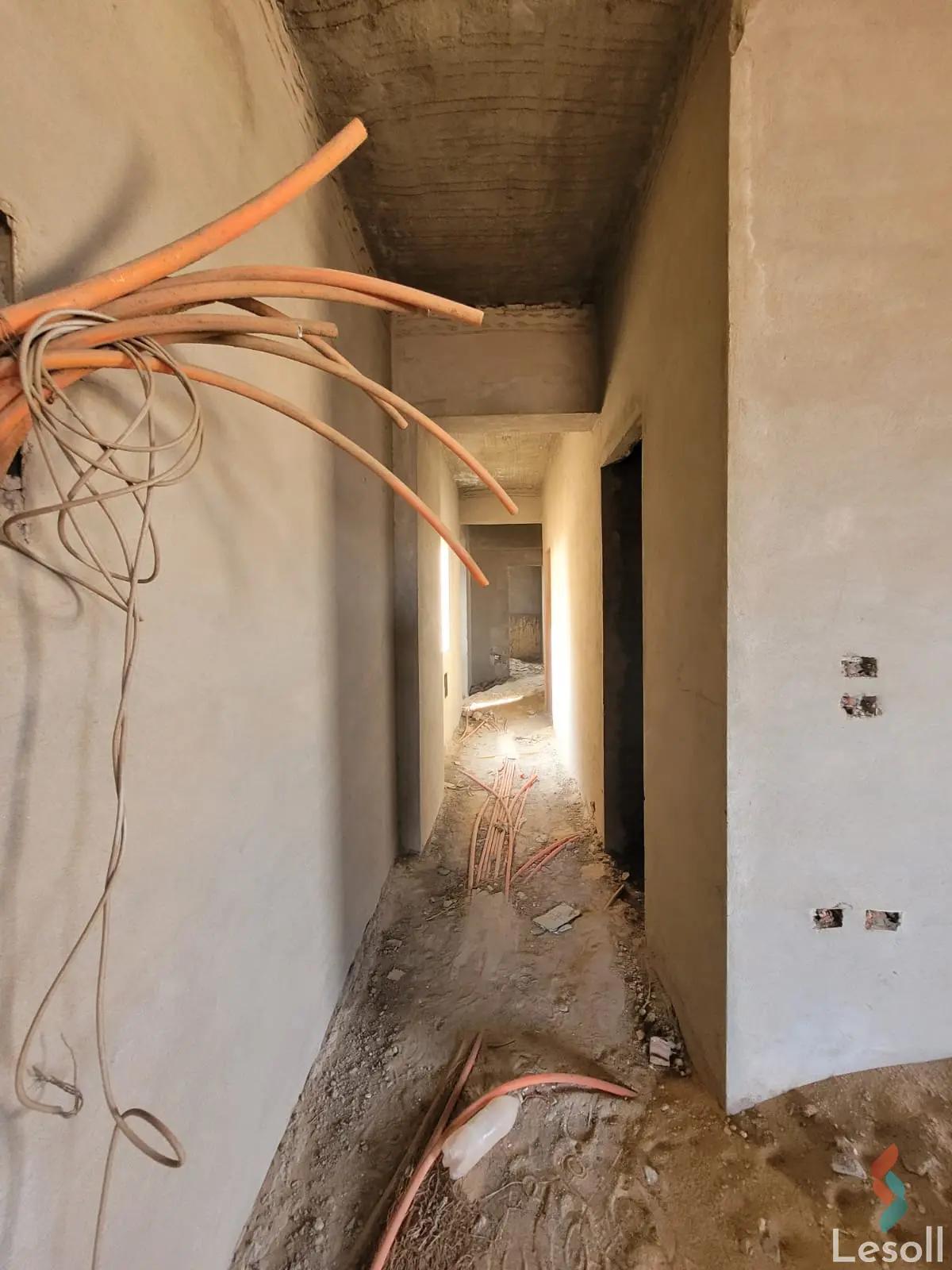 شقة للبيع بمساحة 250 متر و 3 غرف في التجمع الخامس القاهرة - صورة 3